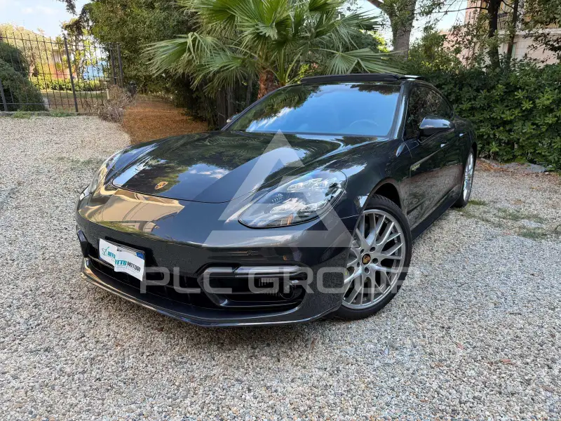 2022 Porsche Panamera