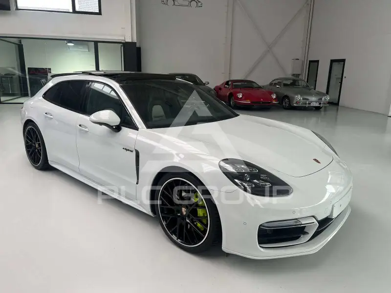 2022 Porsche Panamera