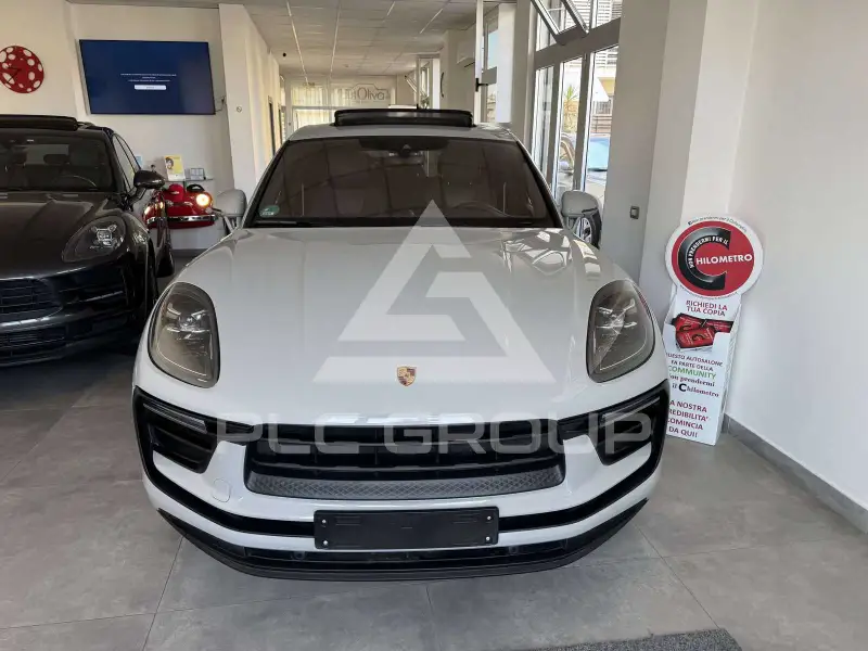 2022 Porsche MACAN