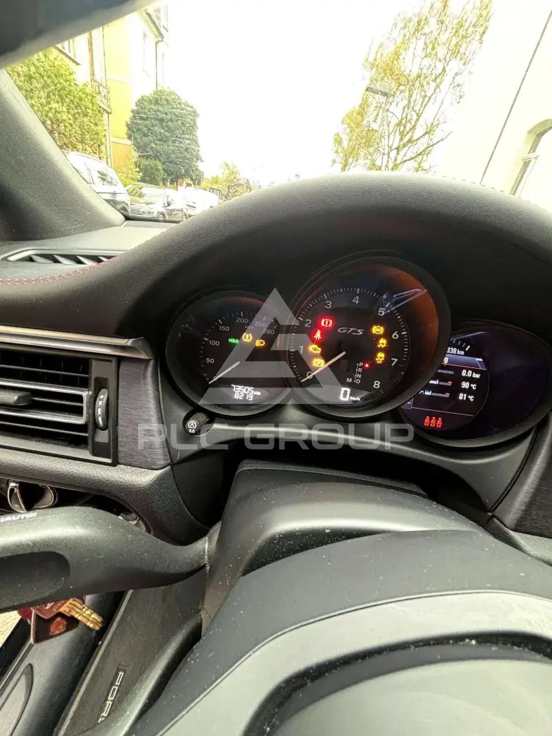 2022 Porsche MACAN