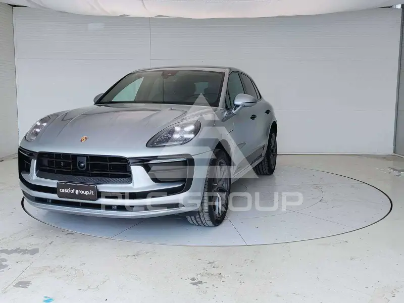 2022 Porsche MACAN