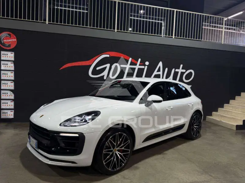 2022 Porsche MACAN