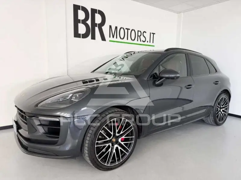 2022 Porsche MACAN