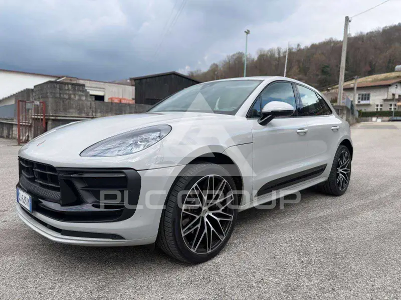 2022 Porsche MACAN