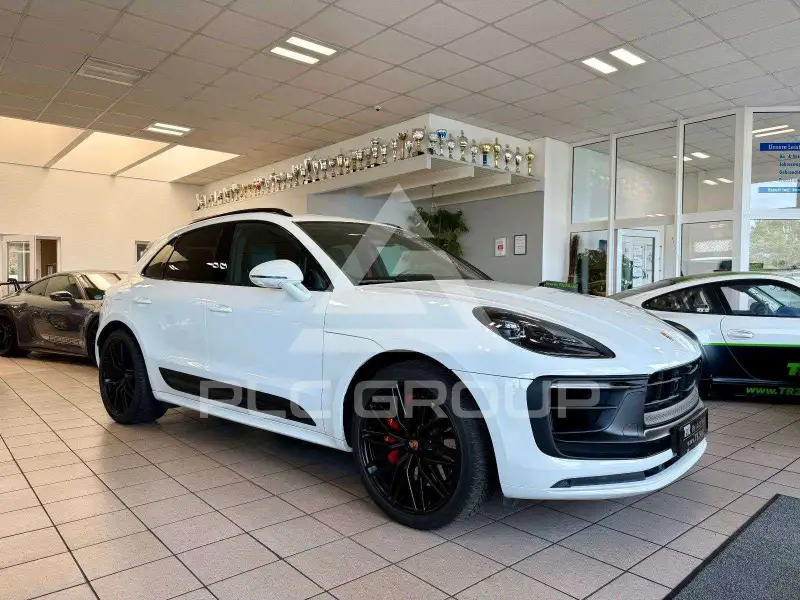 2022 Porsche MACAN