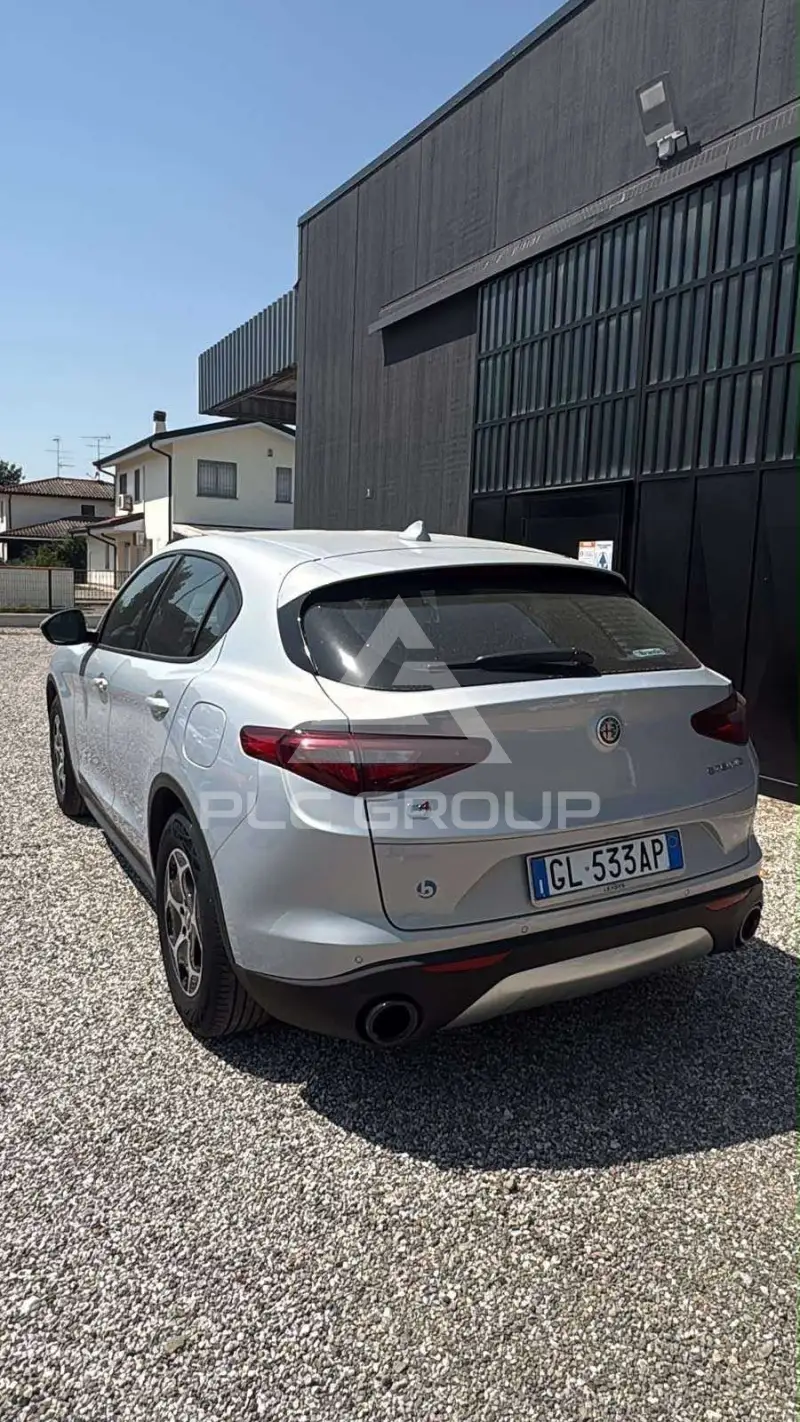 2022 Alfa Romeo Stelvio