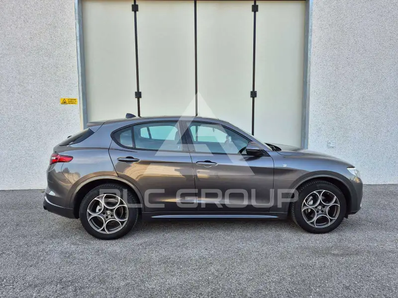 2022 Alfa Romeo Stelvio