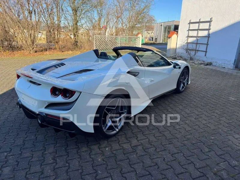 2022 Ferrari F8