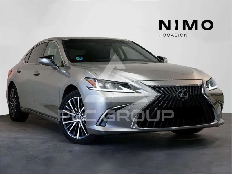 2022 Lexus ES300