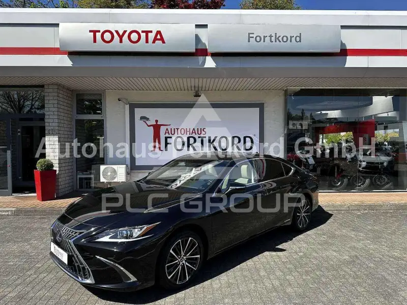 2022 Lexus ES300