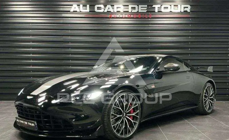 2022 Aston Martin V8