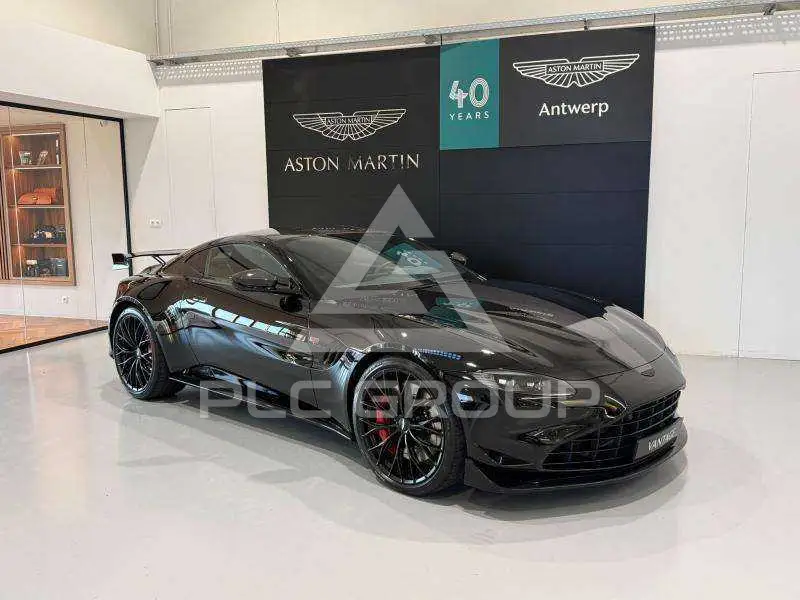 2022 Aston Martin V8