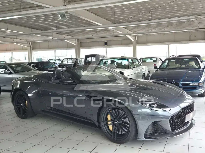 2022 Aston Martin DBS