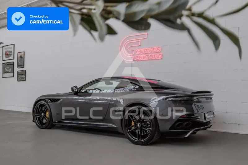 2022 Aston Martin DBS