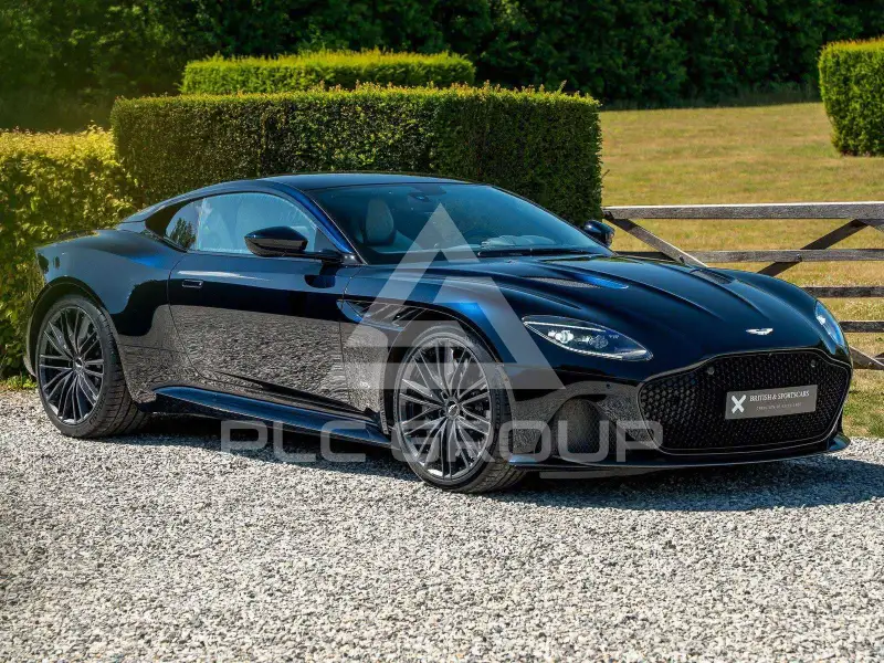 2022 Aston Martin DBS