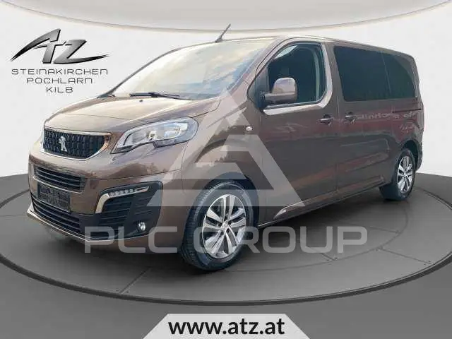 2022 Peugeot Traveller