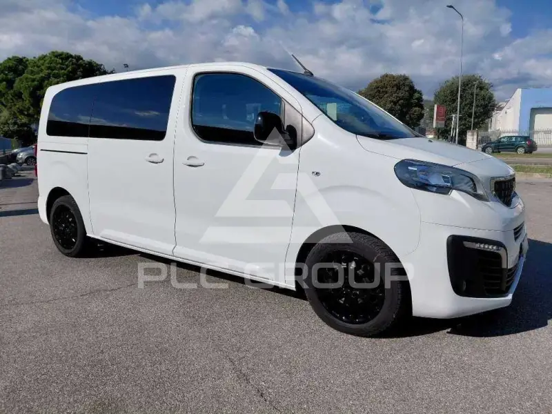2022 Peugeot Traveller