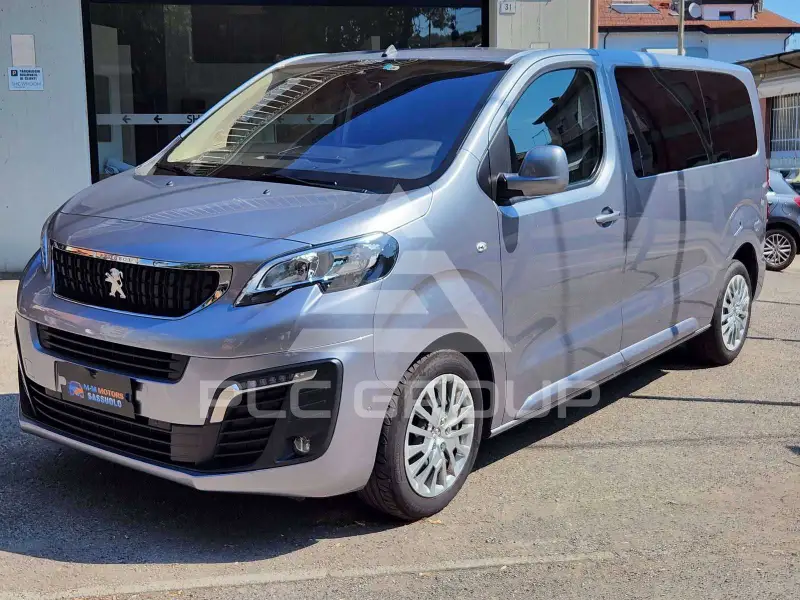 2022 Peugeot Traveller