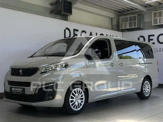 2022 Peugeot Traveller