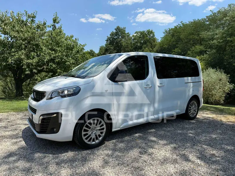 2022 Peugeot Traveller