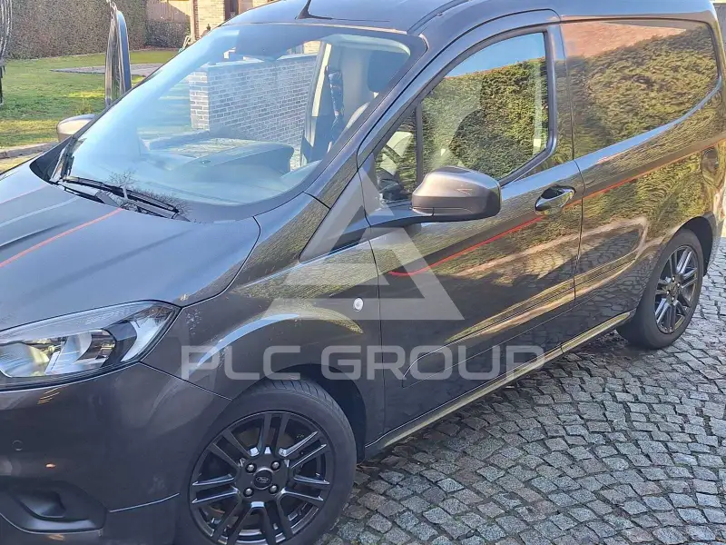 2022 Ford Courier