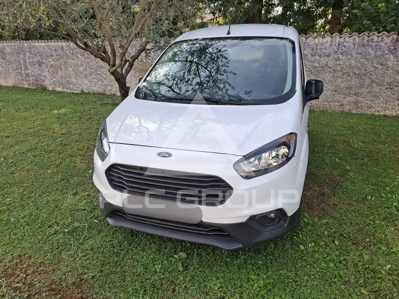 2022 Ford Courier