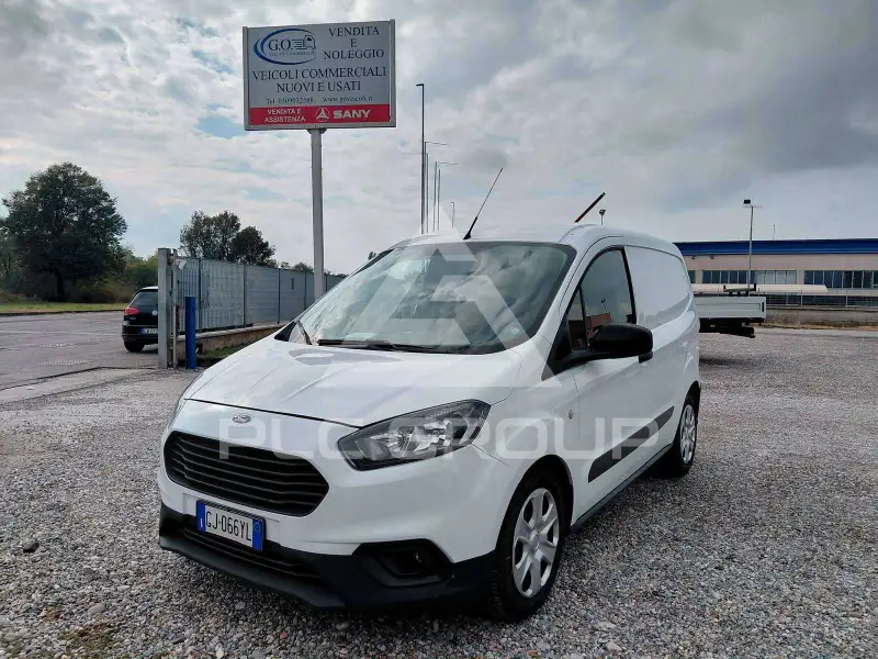 2022 Ford Courier