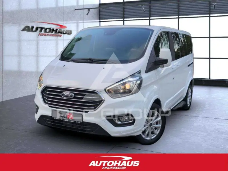 2022 Ford Tourneo