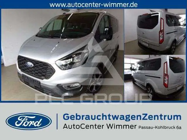 2022 Ford Tourneo