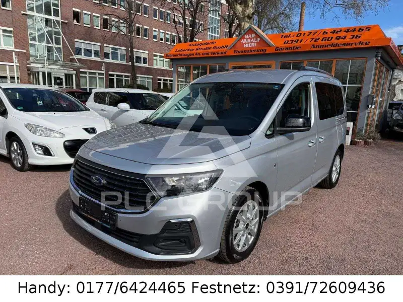 2022 Ford Tourneo
