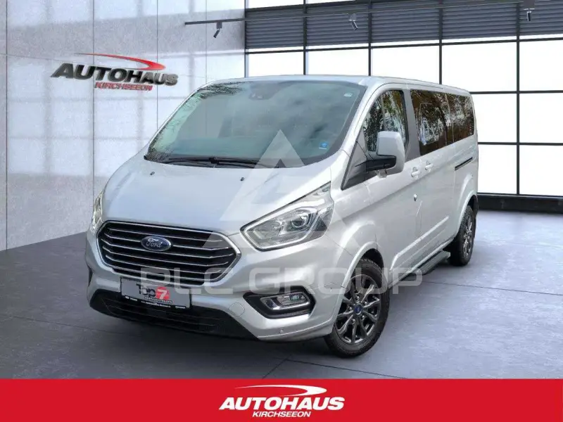 2022 Ford Tourneo