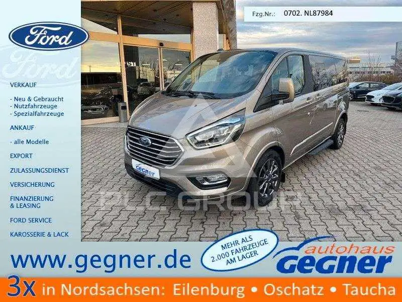 2022 Ford Tourneo