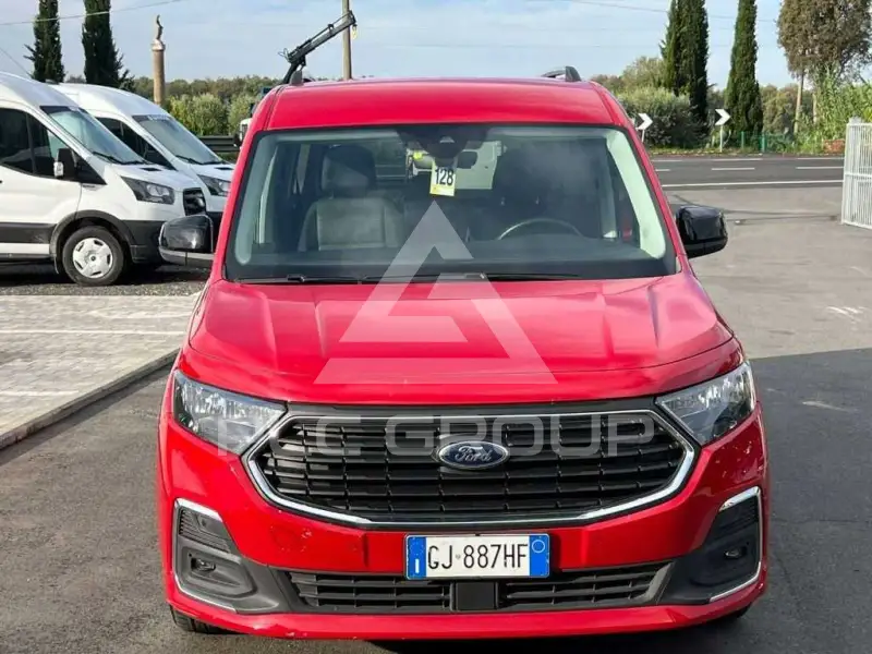 2022 Ford Tourneo
