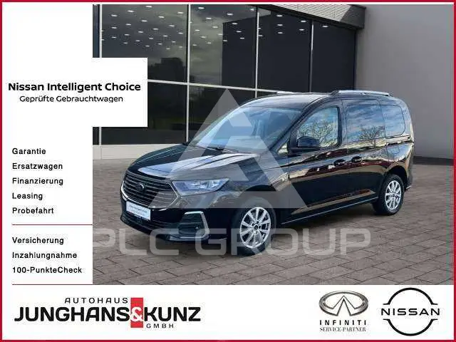 2022 Ford Tourneo
