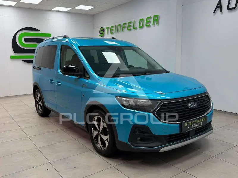 2022 Ford Tourneo