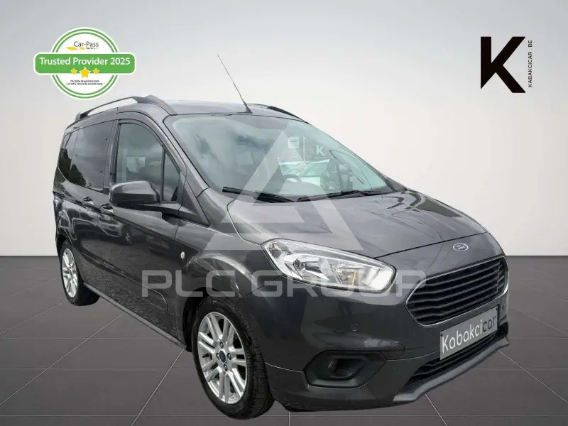 2022 Ford Tourneo