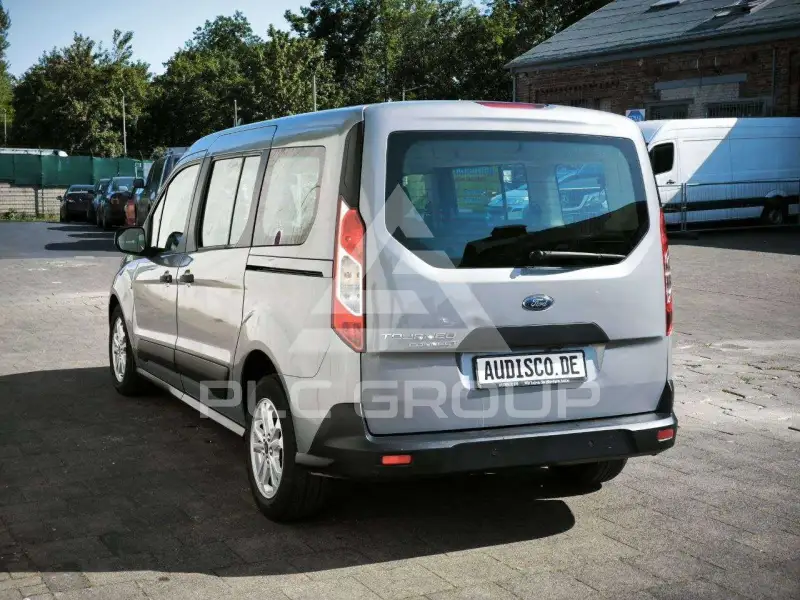 2022 Ford Tourneo