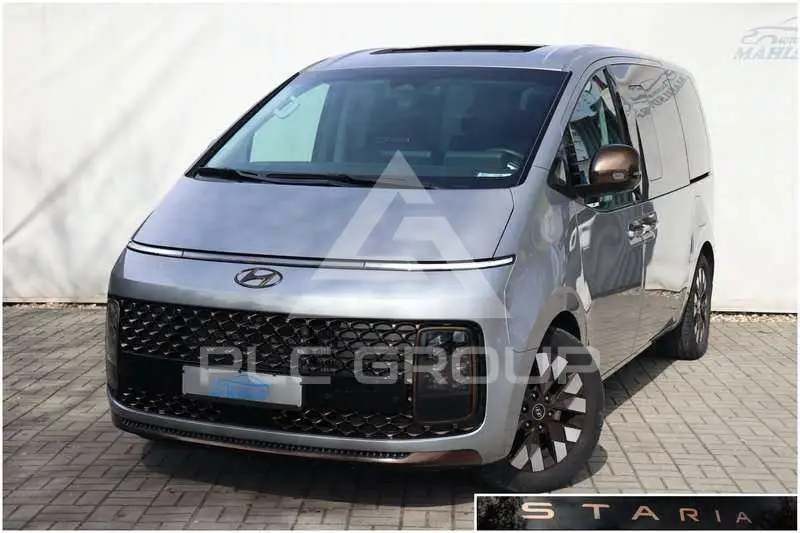 2022 Hyundai Staria