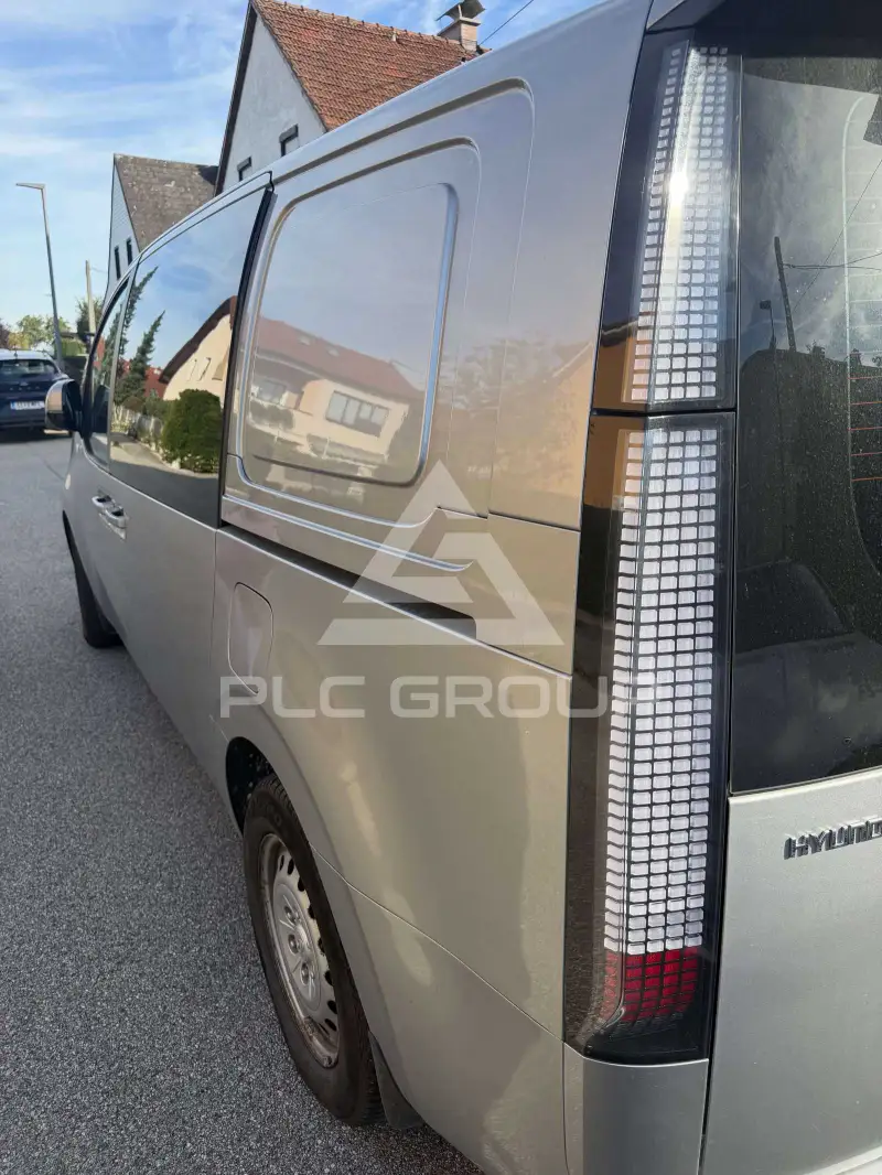 2022 Hyundai Staria