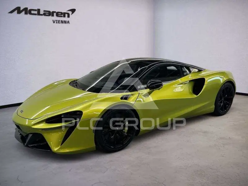 2022 McLaren ARTURA