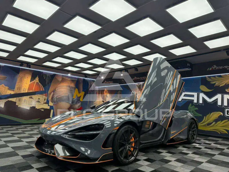 2022 McLaren 765