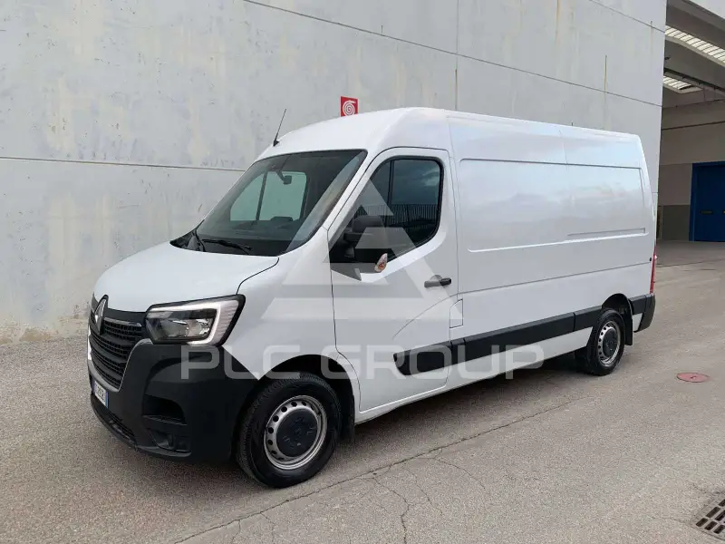 2022 Renault Master