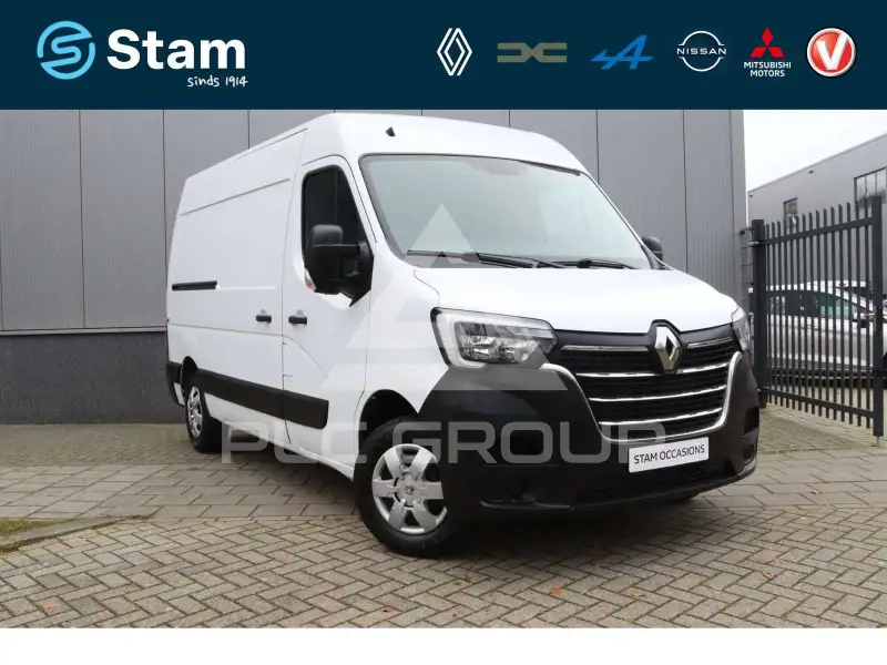 2022 Renault Master