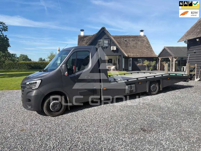 2022 Renault Master