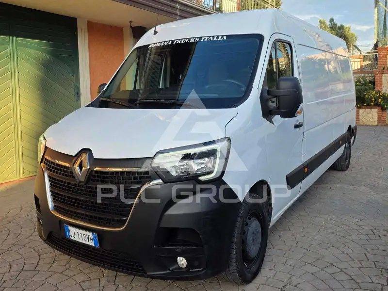 2022 Renault Master