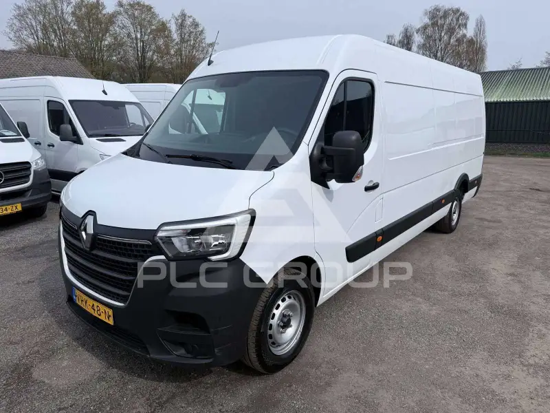 2022 Renault Master