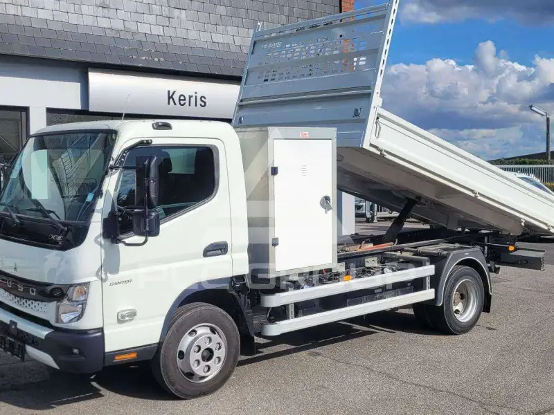 2023 Mitsubishi Canter