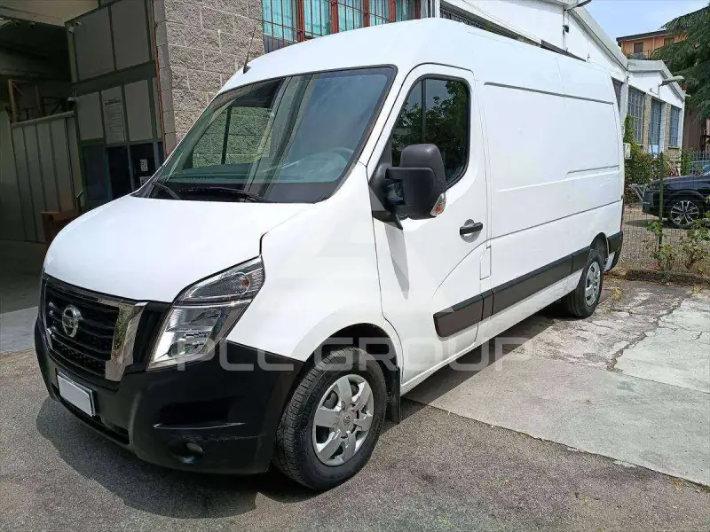 2023 Nissan NV 400