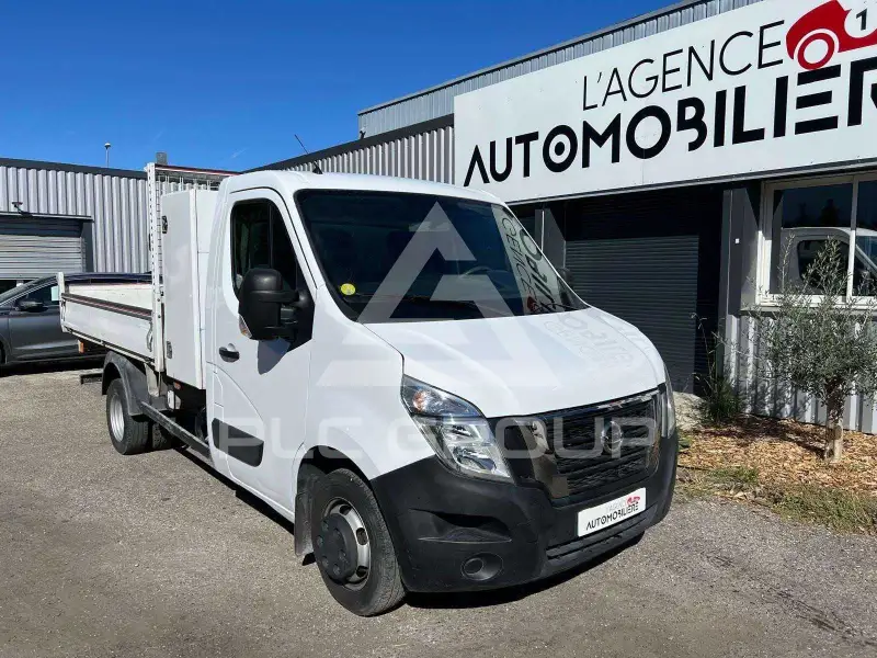 2023 Nissan Interstar