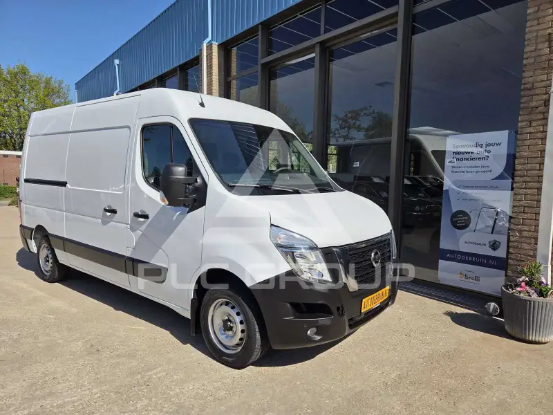 2023 Nissan Interstar